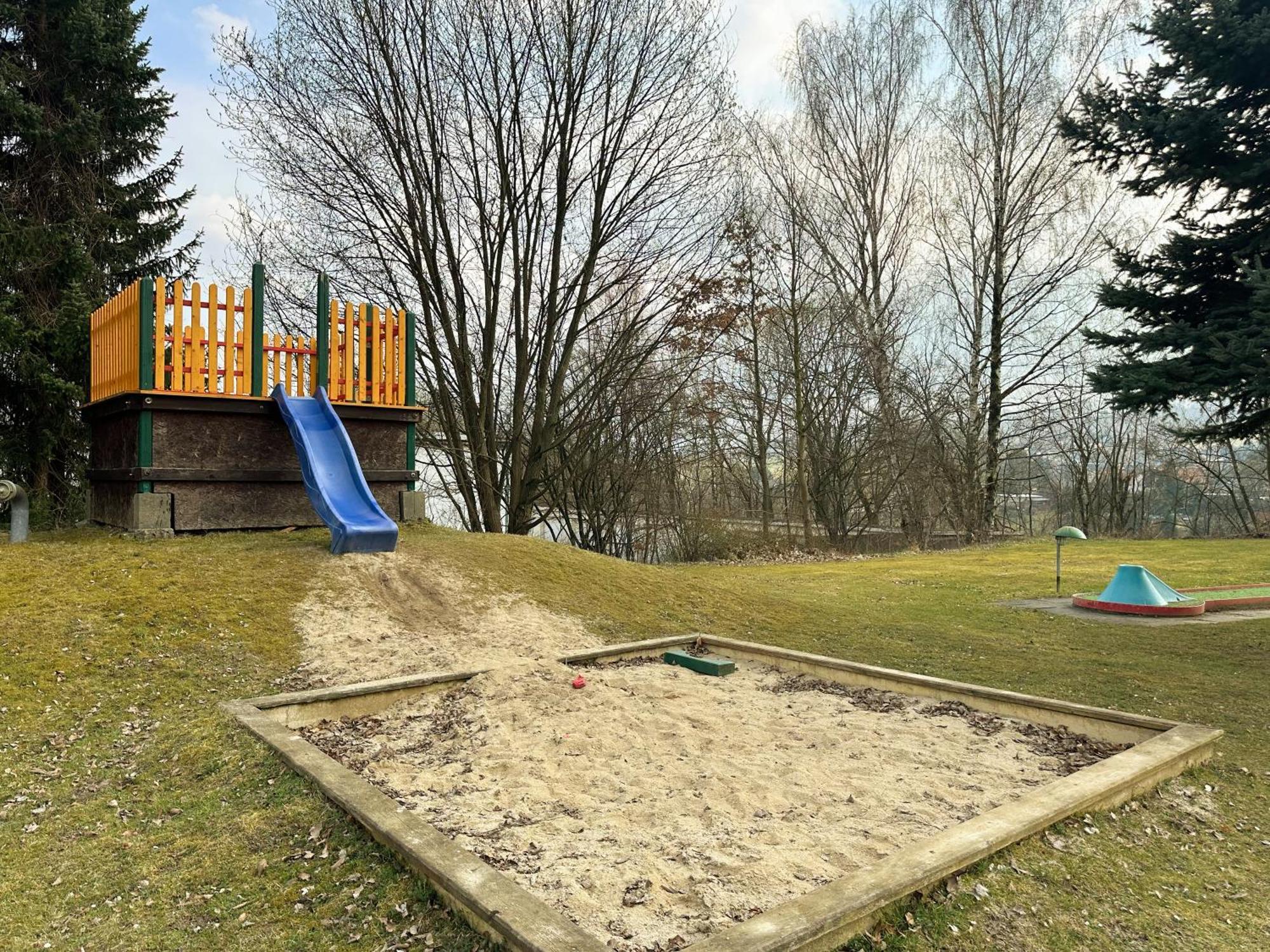 Hotel Am Laerchenberg I Fruehstueck, Wlan, Parkplatz Schirgiswalde-Kirschau Exterior photo